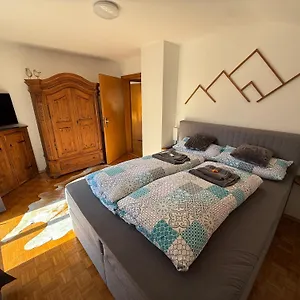Seidenhuhn Apartment